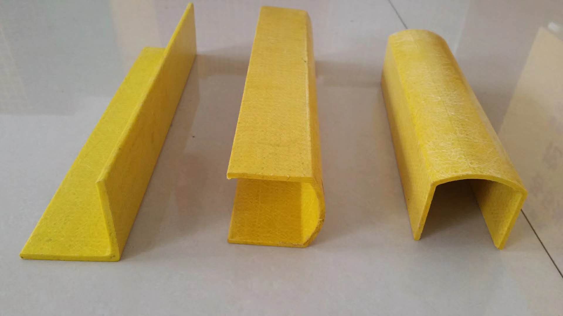 優(yōu)質(zhì)玻璃鋼型材生產(chǎn)廠商批發(fā)價(jià)格