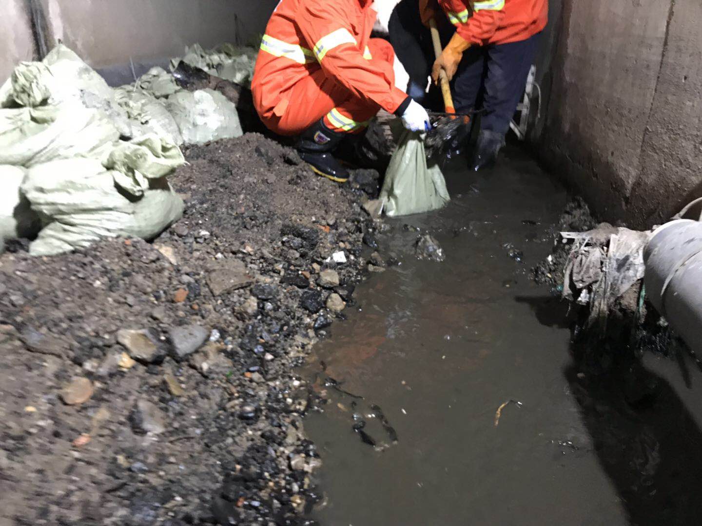南京市江寧區(qū)管道疏通 管道疏通管道檢測(cè)化糞池清理及各種污水池沖洗清淤
