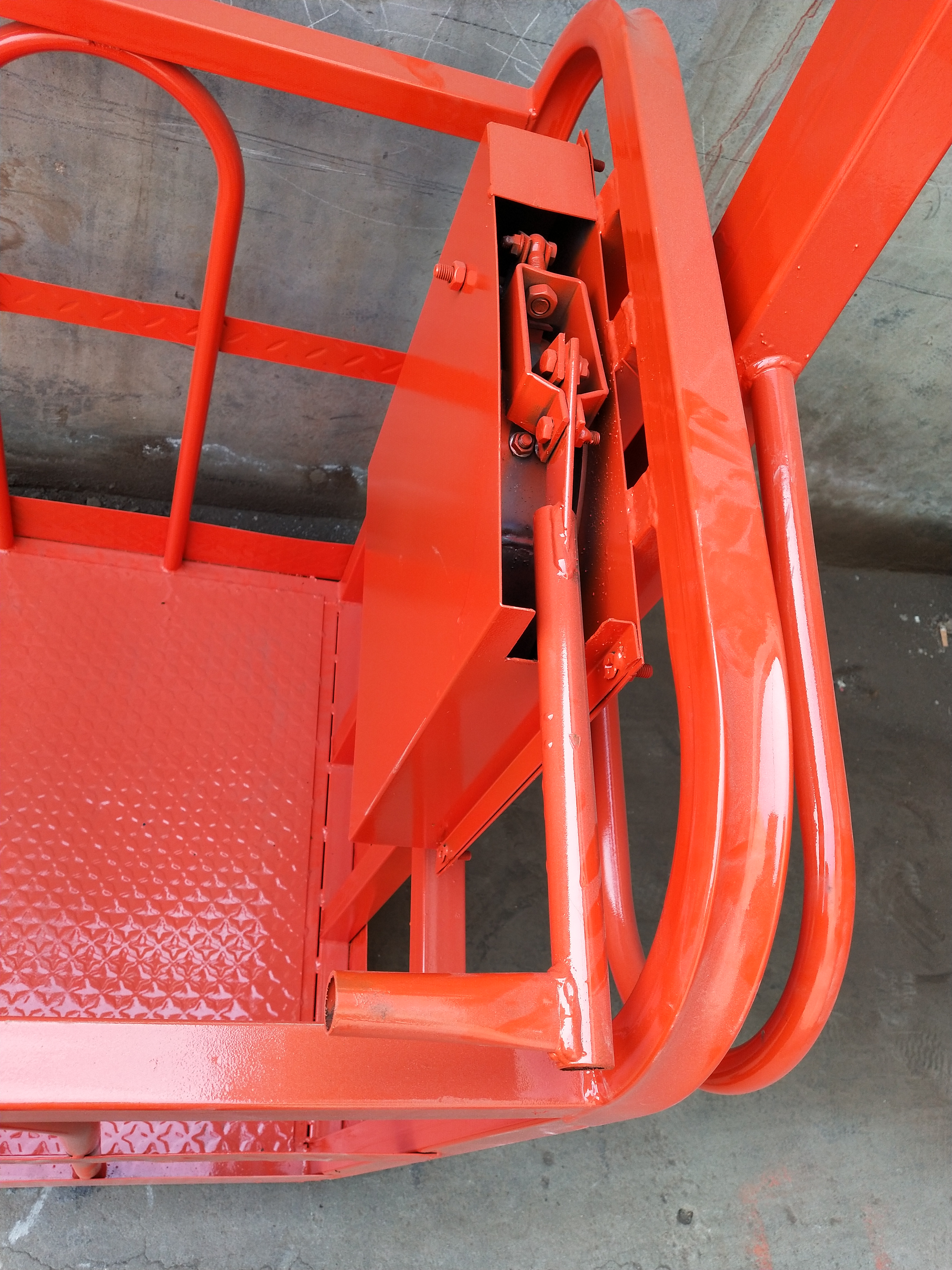 吊車旋轉(zhuǎn)吊籃通用型 吊車吊籃廠家供應(yīng) 高空吊籃