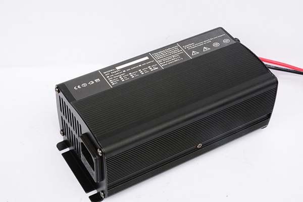 錳鋰電池充電器 48V5A廠家直銷快速電動摩托自行車電動車電瓶車充電器