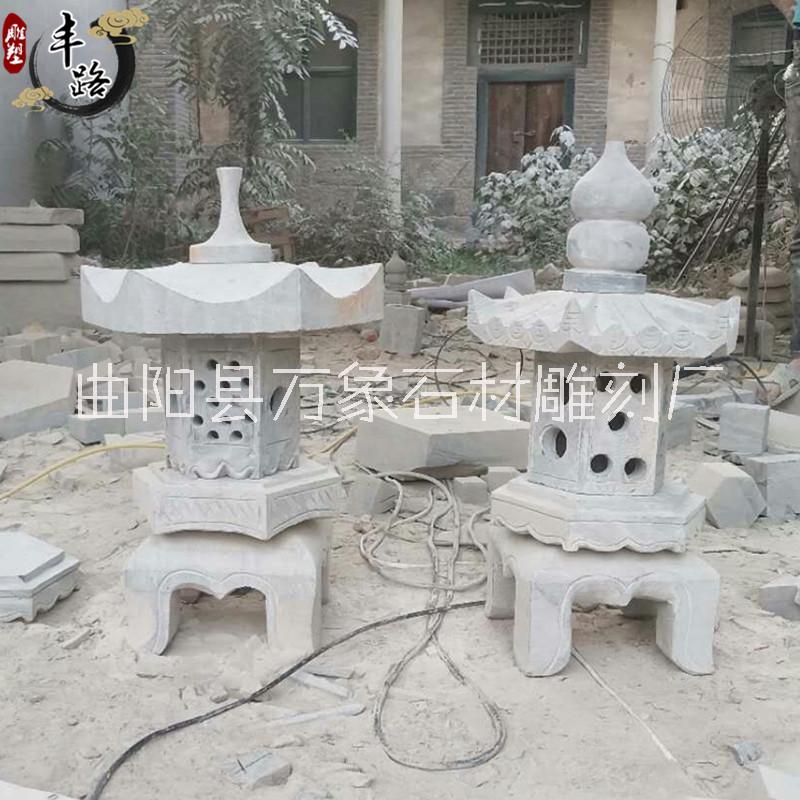 供應(yīng)各種石燈擺件青石花園落地日式石燈籠圓形燈塔