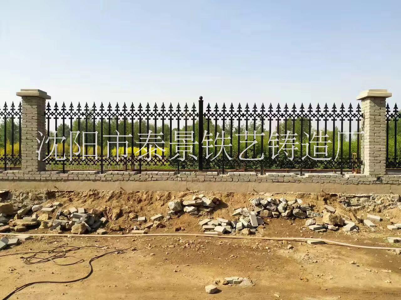沈陽圍墻鐵藝護欄/沈陽圍墻鐵藝柵欄/沈陽鑄鐵圍墻護欄
