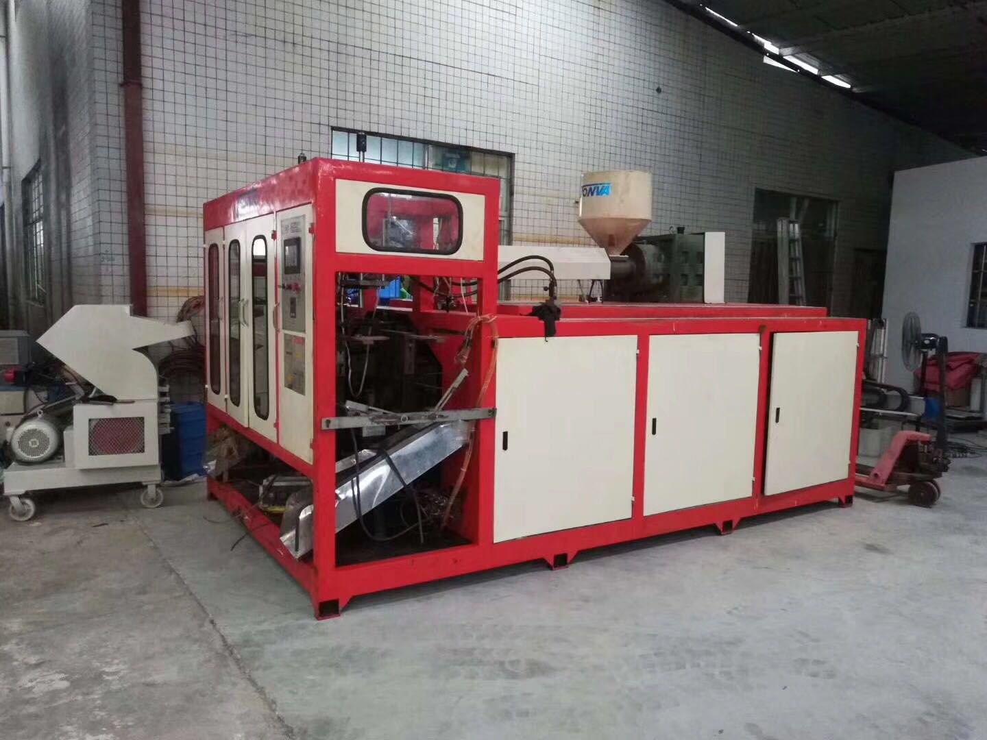 玉環(huán)同發(fā)塑機(jī)TVHD-5L吹塑機(jī)吹瓶機(jī)、吸塑機(jī)，2015年原裝機(jī)，機(jī)況好， 中控擠出吹塑機(jī)吹瓶機(jī)出售