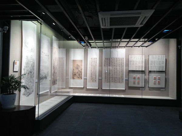 液壓博物館展示柜平柜藝術(shù)品收藏品展柜定做廠家
