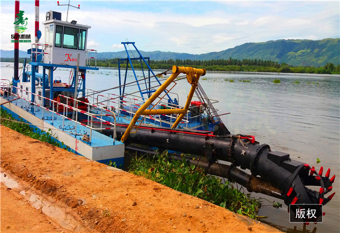 清淤船 東莞絞吸式清淤船 河道小型清淤船 內(nèi)河抽淤液壓挖泥船