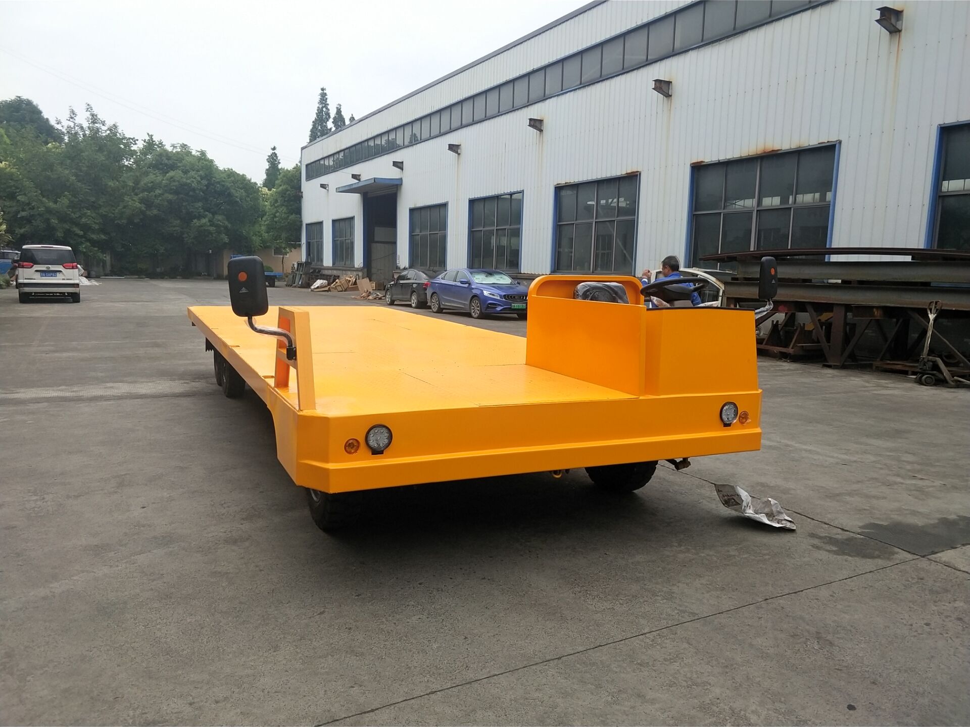 利凱士得電動(dòng)搬運(yùn)車平板車