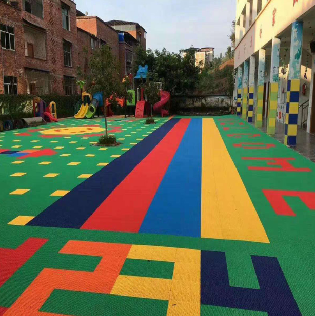 懸浮地板幼兒園室外操場籃球場運動場跑道塑料懸浮拼裝式地墊包郵