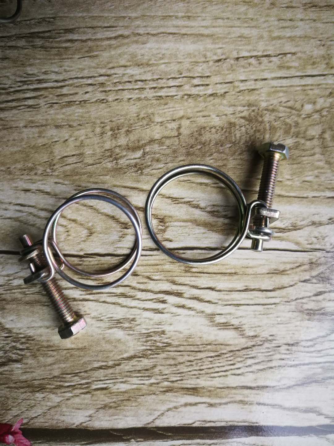 鍍彩鋅鋼絲喉箍  DN 25  *