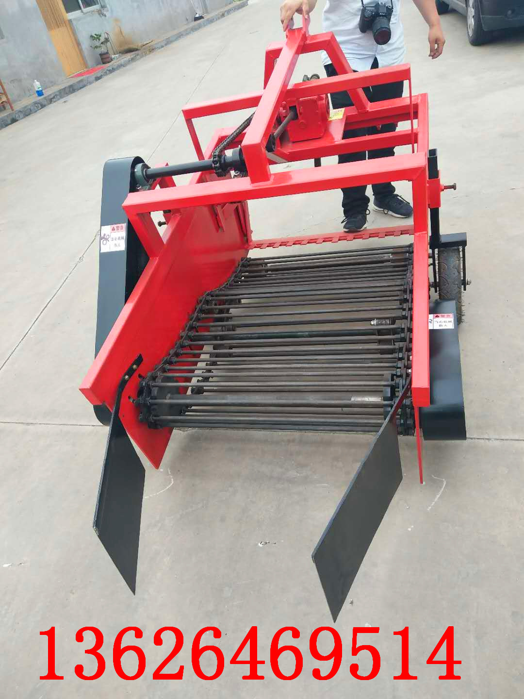 *土豆收獲機(jī) 馬鈴薯收割機(jī) 地蛋收割機(jī) 土豆馬鈴薯收獲機(jī)