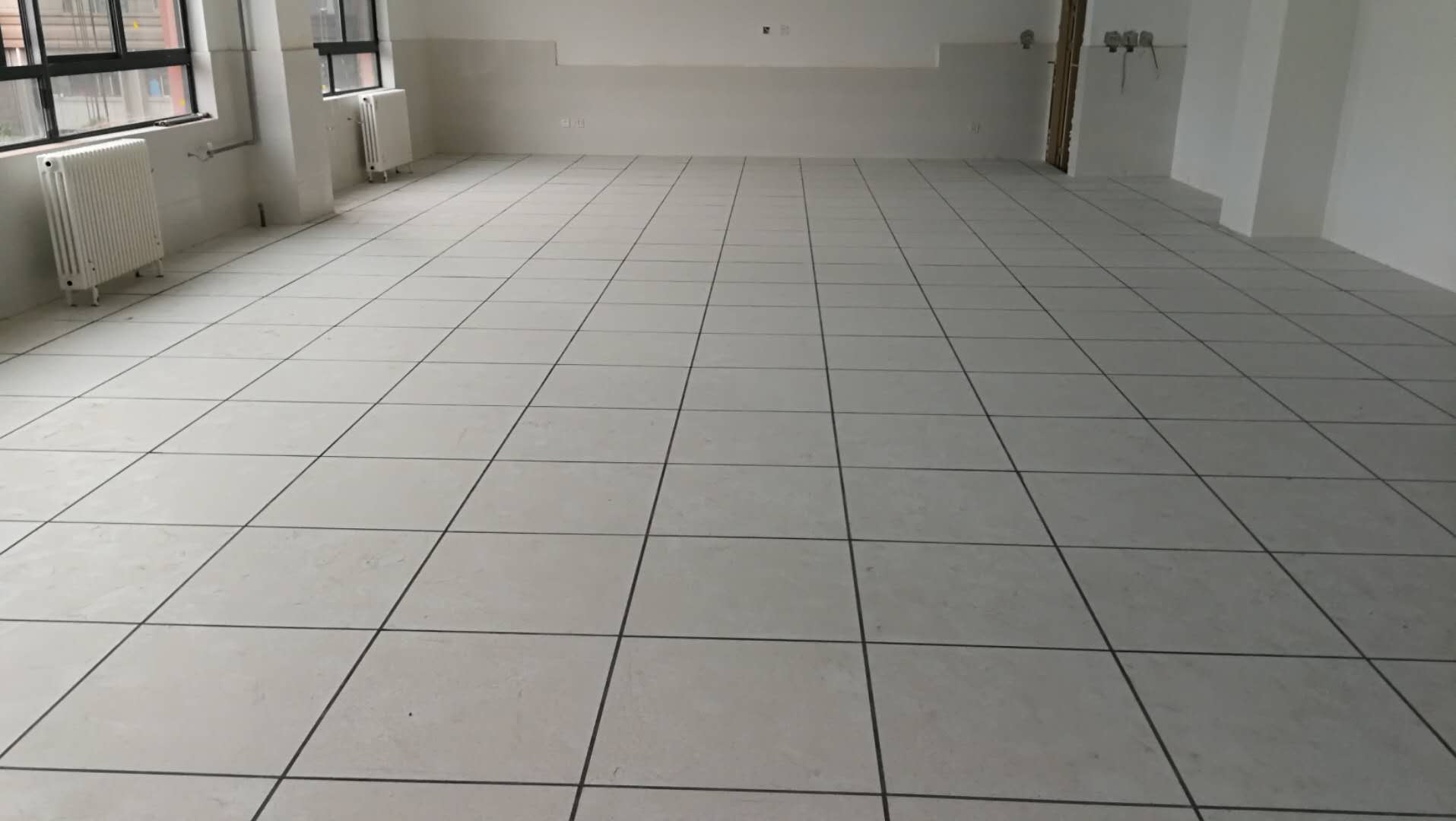 西安哪里有賣防靜電地板,防靜電活動(dòng)地板廠家便宜