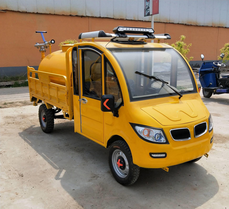 煙臺(tái)電動(dòng)四輪灑水車1.5噸灑水車電動(dòng)四輪灑水車廠家