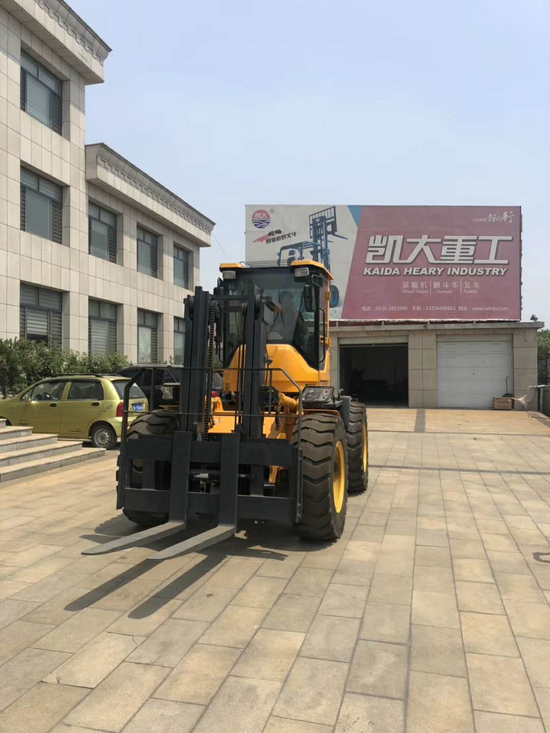山東凱大3噸四驅(qū)越野叉車 越野叉車四輪四驅(qū)后轉(zhuǎn)向叉車 倉庫叉車 3噸四驅(qū)越野叉車 倉庫叉車 3噸四驅(qū)越野叉車鉸接式叉車