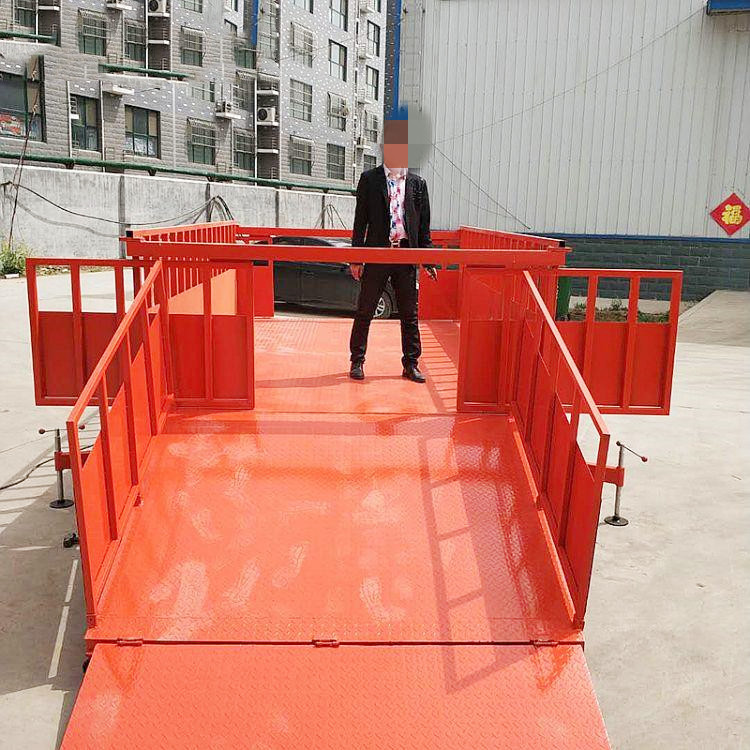 卸豬臺(tái)價(jià)格 XZT-3.5 三層卸豬臺(tái)價(jià)格-天祿機(jī)械