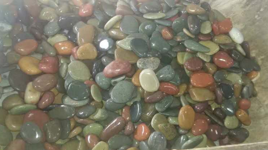 鵝卵石 拋光鵝卵石 鵝卵石批發(fā)     鵝卵石污水處理石料