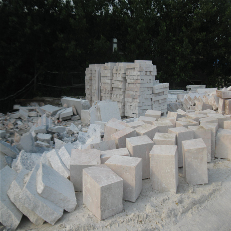 晚霞紅方塊石材 小方塊 鋪路石廠家 護坡護堤都可以