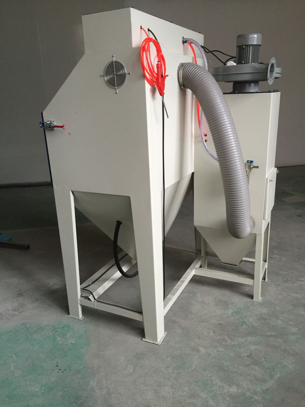 湖南衡陽廚具表面處理噴砂機