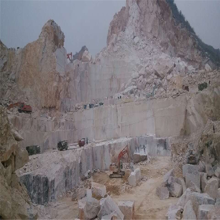 風(fēng)景石景觀石 石頭原材料產(chǎn)地 來(lái)自礦山石頭