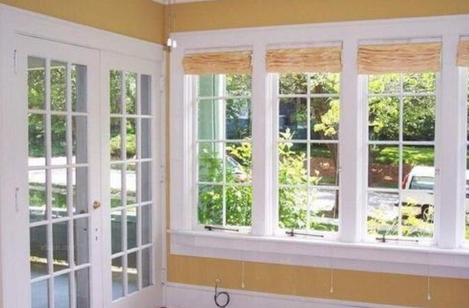 青島鋁合金塑鋼窗 塑料門窗-廠家供應(yīng)商 有鉸鏈通風(fēng)安全支持訂做批發(fā)