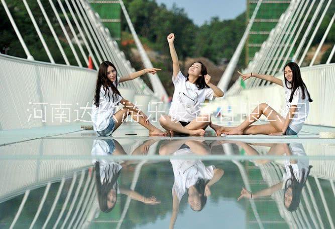 河南玻璃觀光平臺工程，玻璃觀光平臺設(shè)計(jì)，玻璃觀光平臺價(jià)格 河南北京棧橋工程價(jià)格