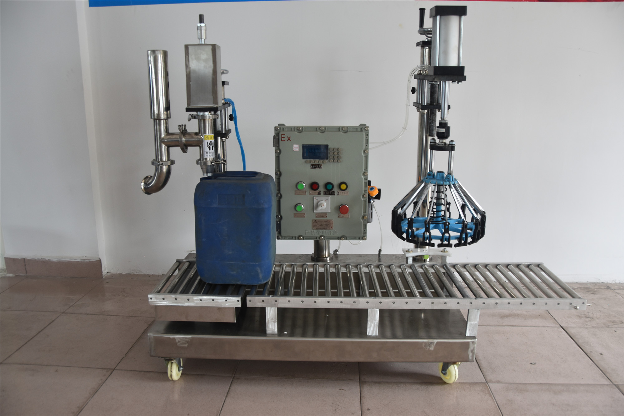 XSH-G12T管道灌裝機(jī) 定量灌裝 自動(dòng)壓蓋