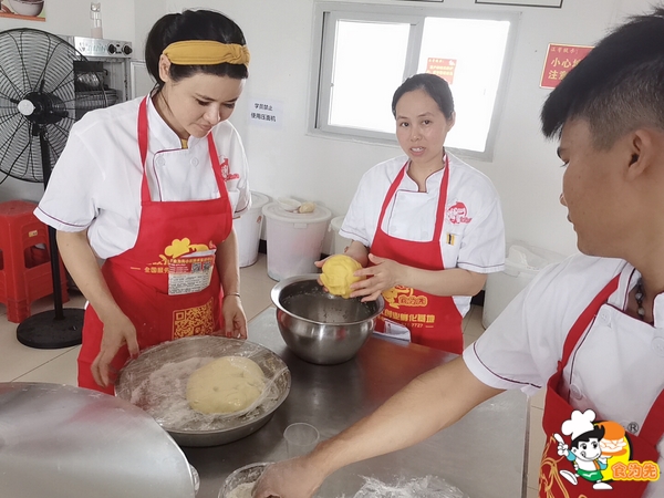 東莞萬(wàn)江學(xué)石磨腸粉做法哪家專業(yè)