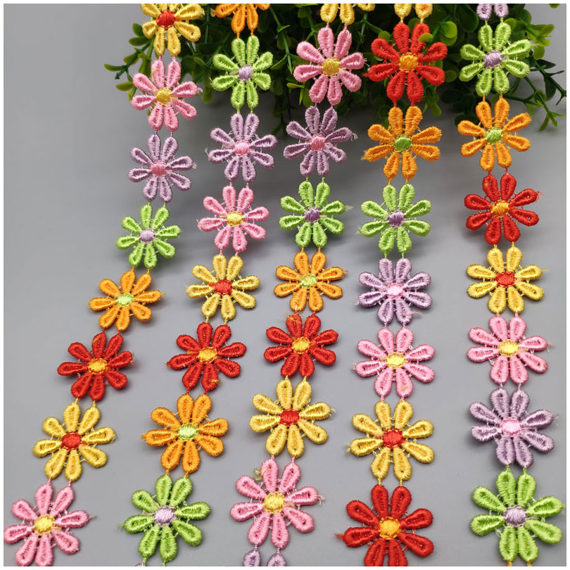 廠家供應(yīng)彩色牛奶絲水溶花邊 水溶刺繡花邊 小皺菊花邊