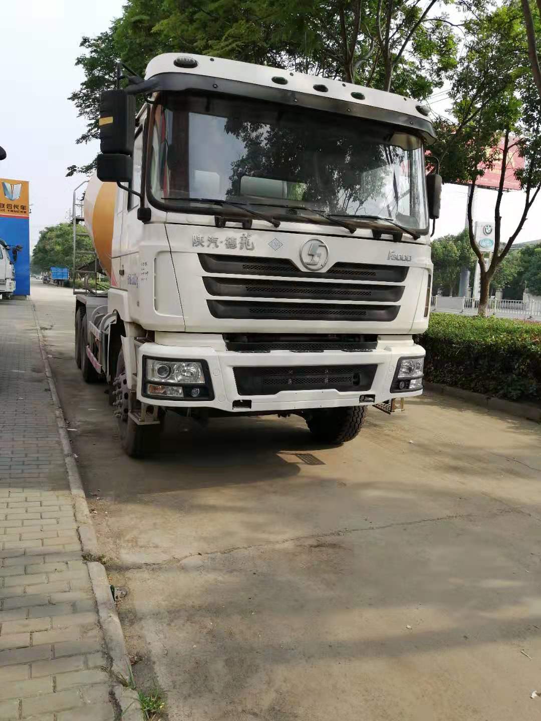 庫存陜汽德龍?zhí)烊細(xì)庑旃?2方攪拌 庫存陜汽德龍?zhí)烊細(xì)?2方攪拌 庫存陜汽德龍?zhí)烊細(xì)?2方攪拌車