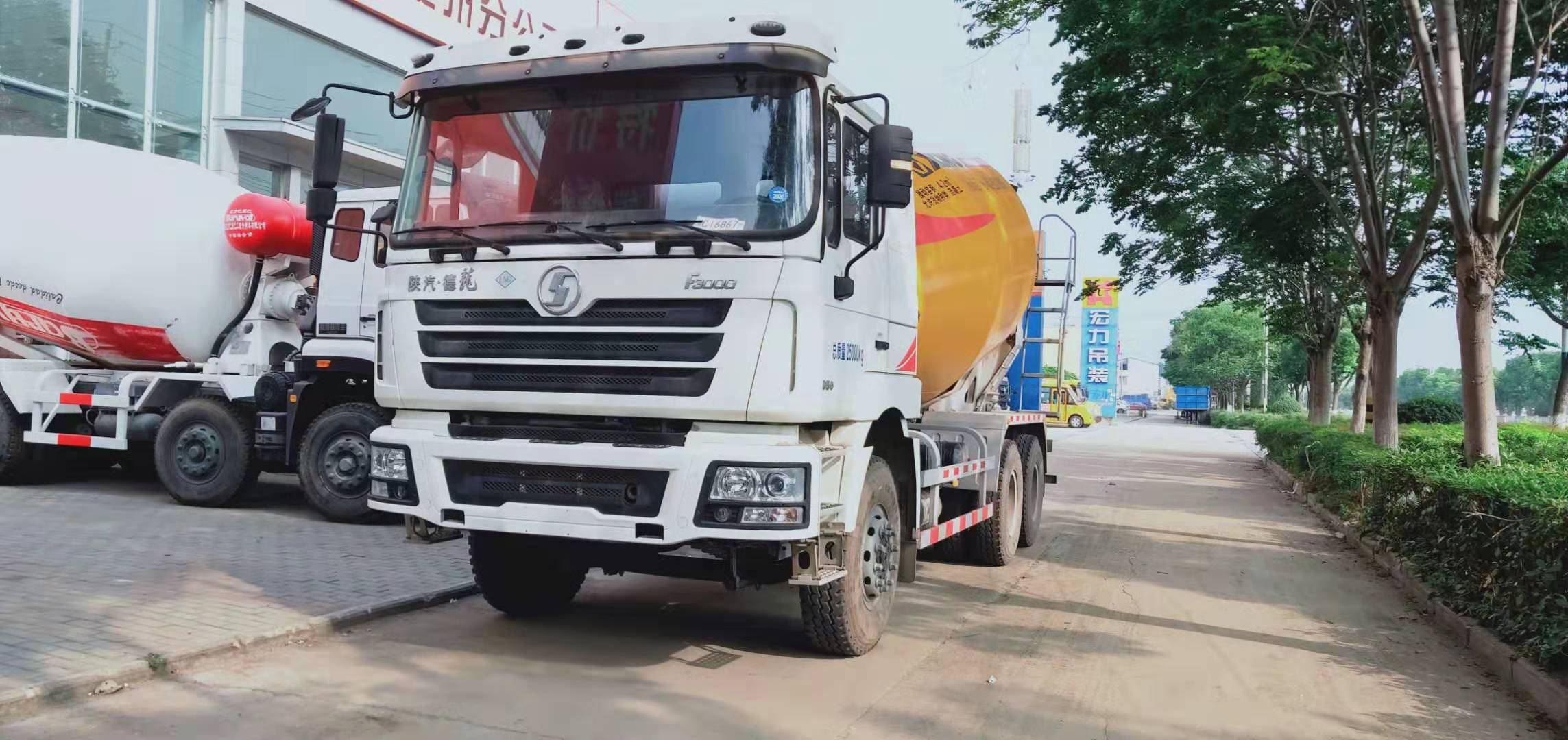 庫存陜汽德龍?zhí)烊細(xì)庑旃?2方攪拌 庫存陜汽德龍?zhí)烊細(xì)?2方攪拌 庫存陜汽德龍?zhí)烊細(xì)?2方攪拌車