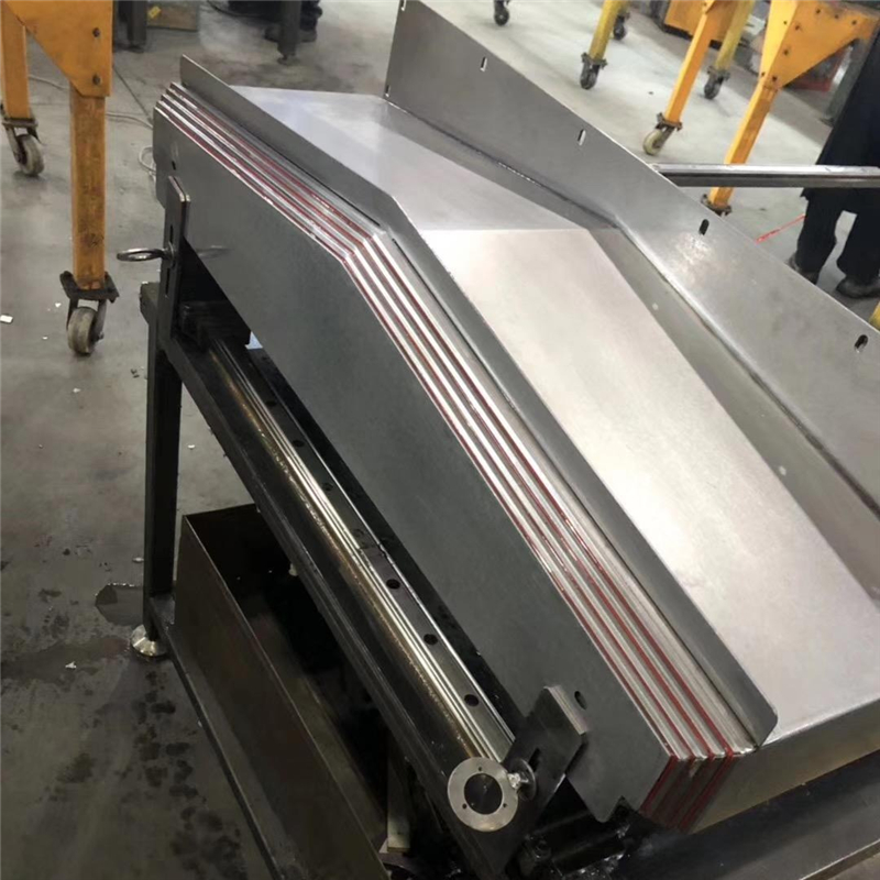 華辰重機數(shù)控鏜銑加工中心鋼板防護罩滄州飛盛順供應(yīng)