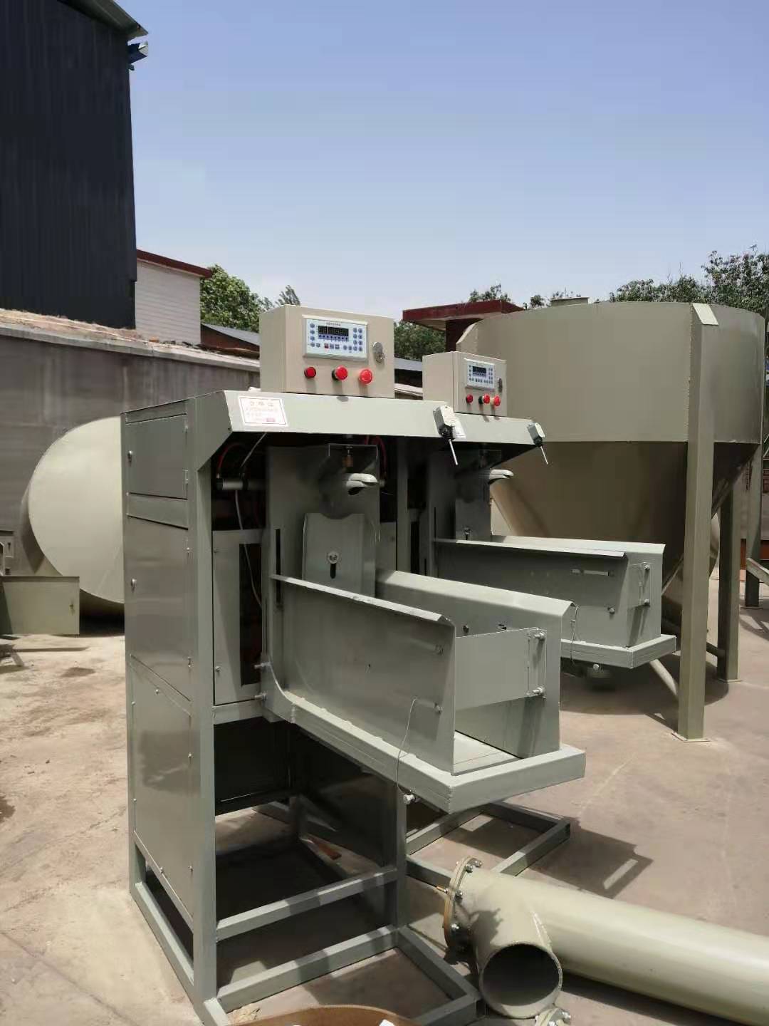 推袋式閥口計(jì)量包裝機(jī)稱重精準(zhǔn) 10-50KG干粉砂漿計(jì)量包裝*設(shè)備 氣吹式計(jì)量包裝機(jī)