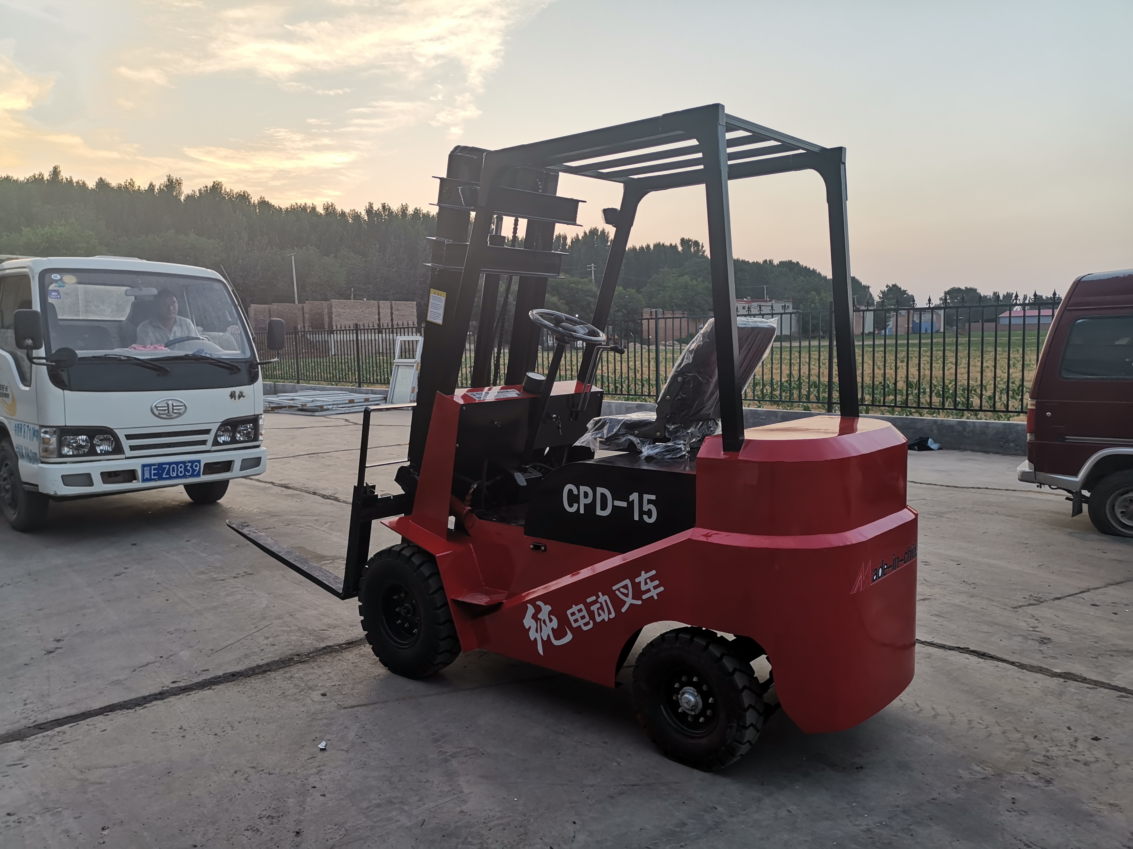 卡米爾電動叉車_供應(yīng)商_報價