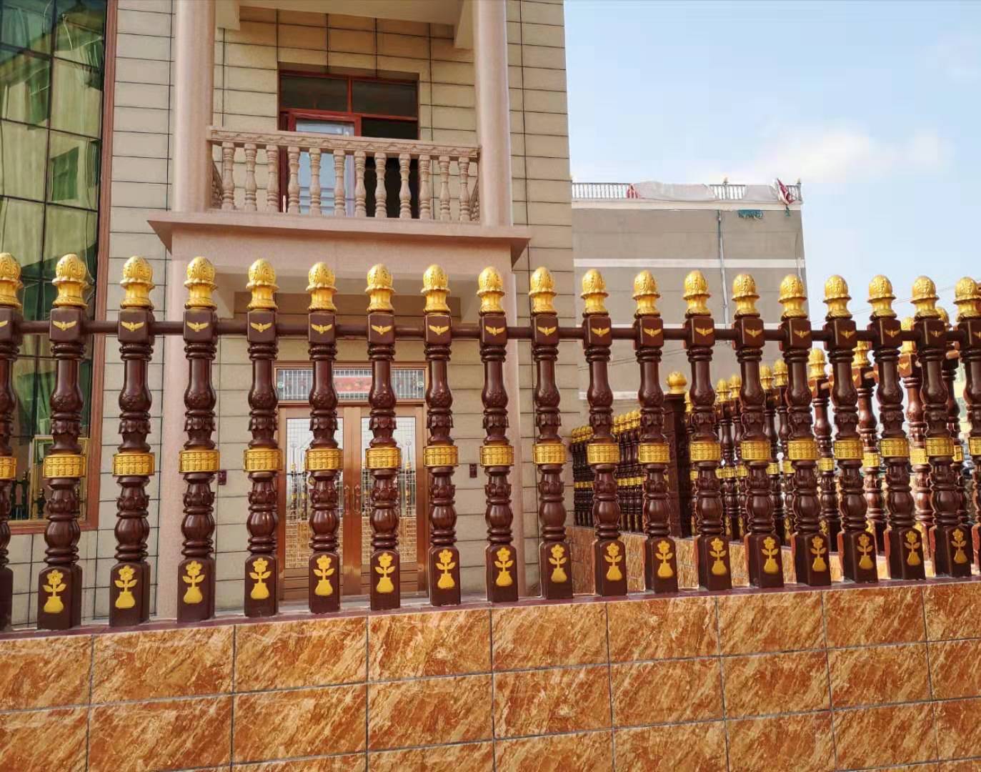 供應(yīng)廣東水泥護(hù)欄批發(fā)最少價(jià) 廣東水泥護(hù)欄批發(fā)最少價(jià)廠家 仿古棚欄塑料模具 多功能圍欄模具