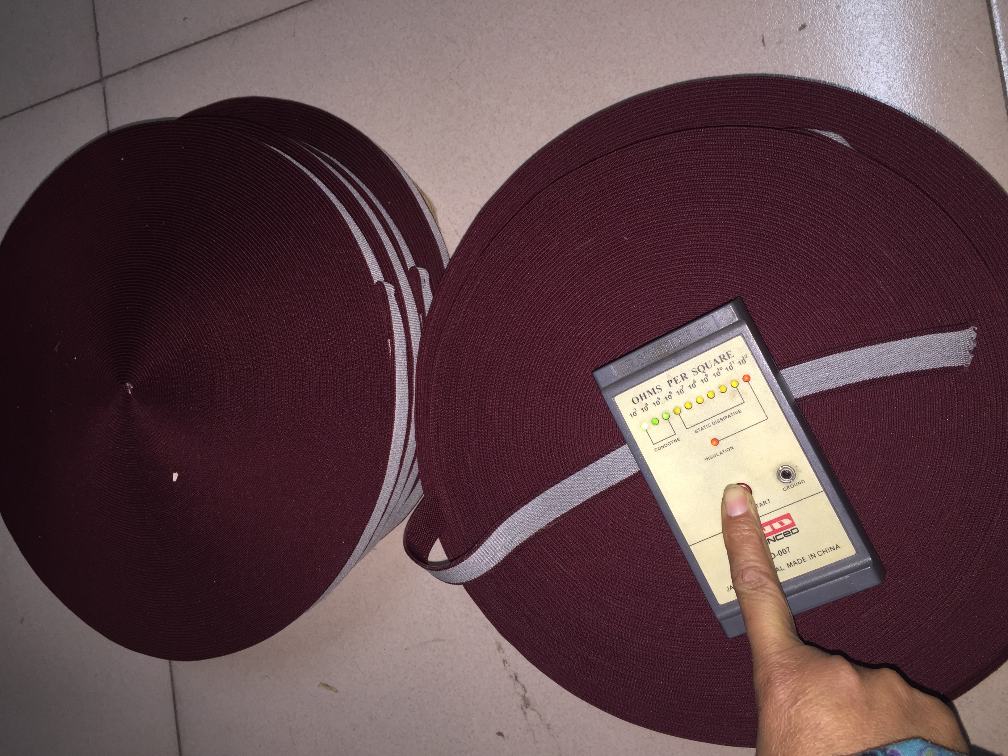 防靜電織帶銀纖維導(dǎo)電織帶 表面電阻5歐*靜電手腕織帶寵物項圈