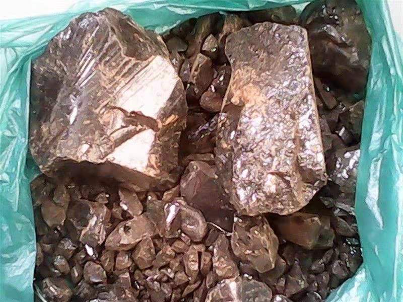 深色古馬龍樹脂