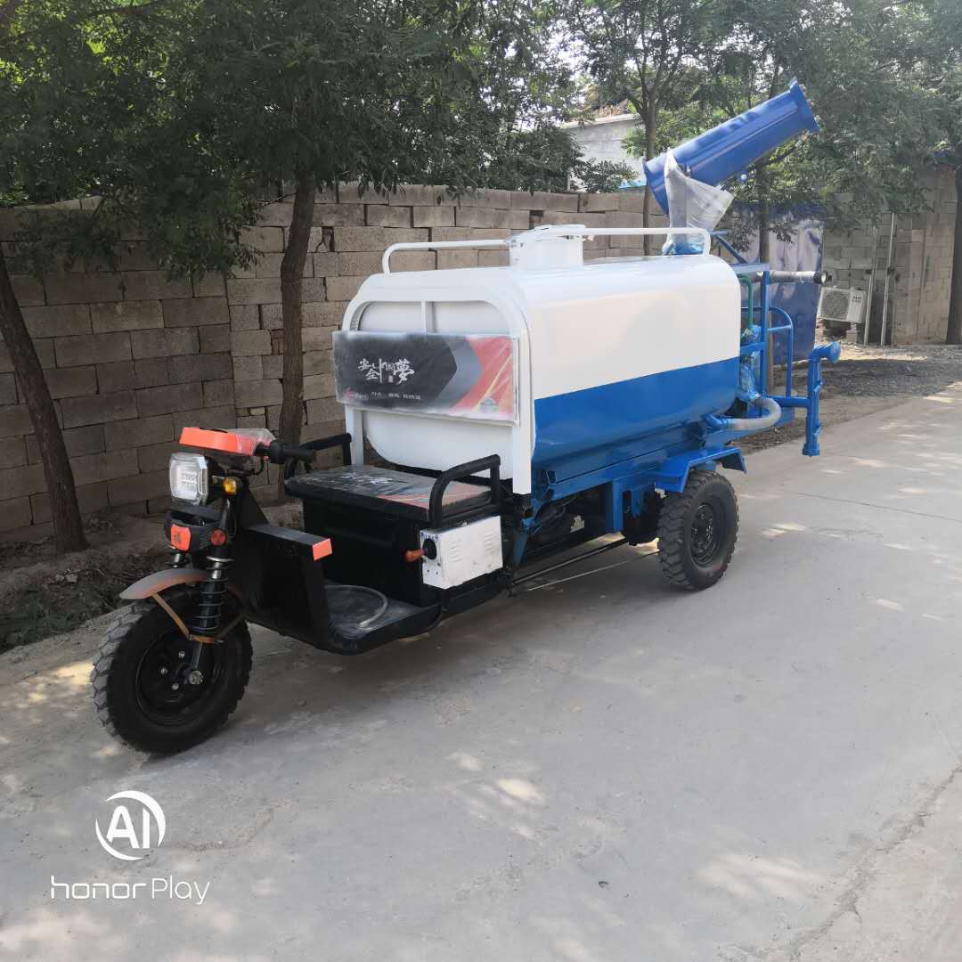 新能源環(huán)衛(wèi)小型電動(dòng)灑水車(chē)三輪霧炮噴灑車(chē)工地工程三輪灑水車(chē)