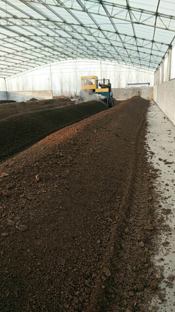 省時省力的輪式翻堆機