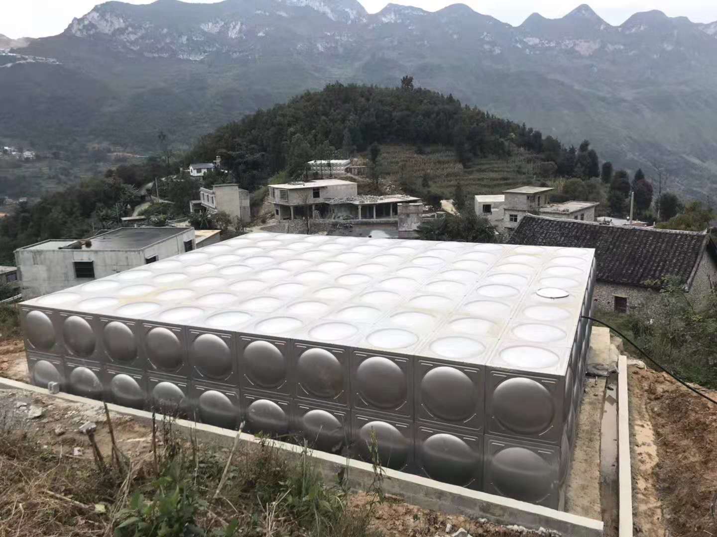 江門不銹鋼水箱304方形保溫水箱加工，裝配式消防水箱廠 消防水箱價格，不銹鋼消防水箱304生活保溫水箱批發(fā)