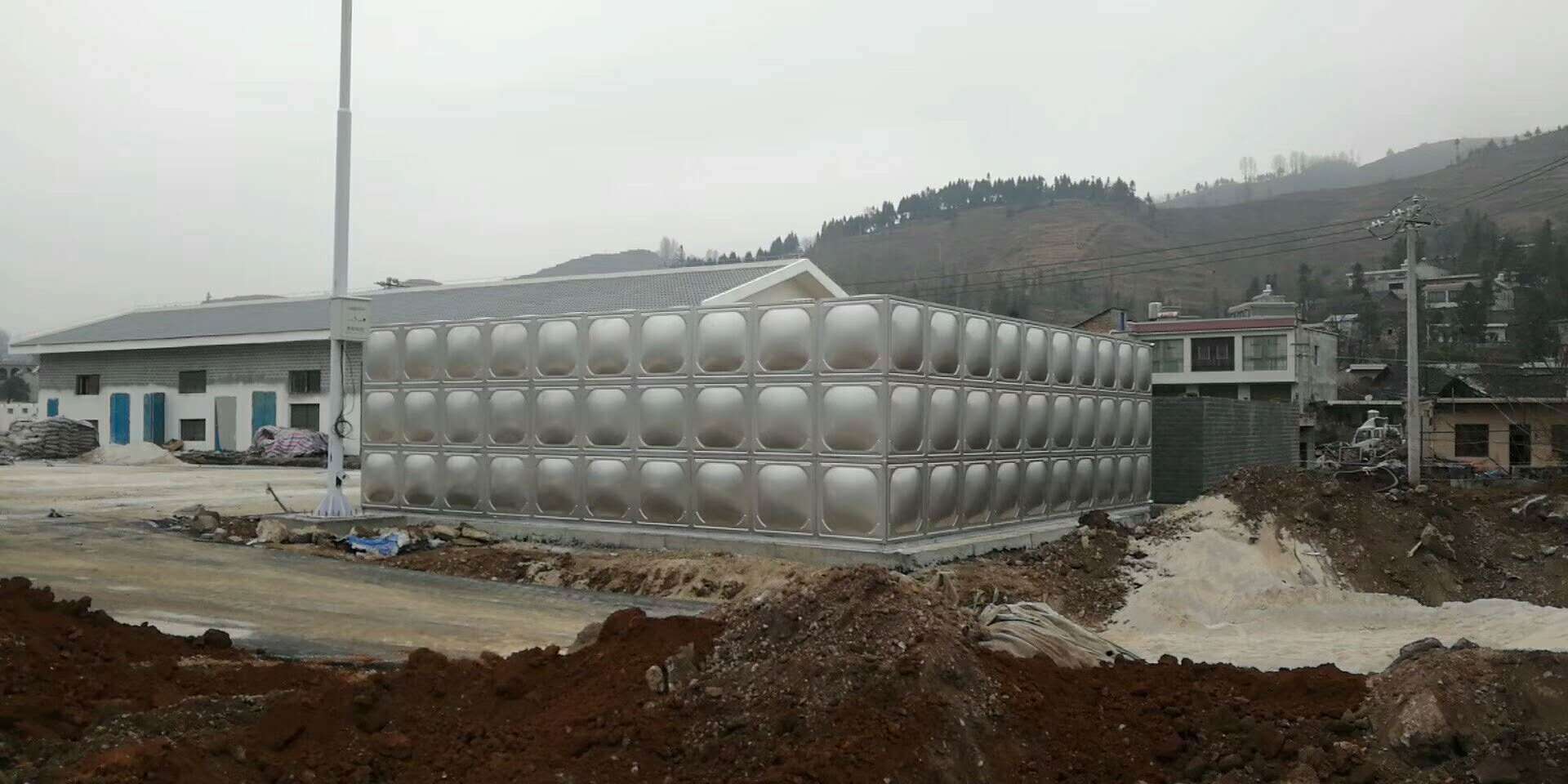 韶關(guān)不銹鋼消防水箱304廠價格，方形不銹鋼保溫水箱安裝 不銹鋼方形水箱304 不銹鋼消防水箱廠價格 方形保溫水箱304