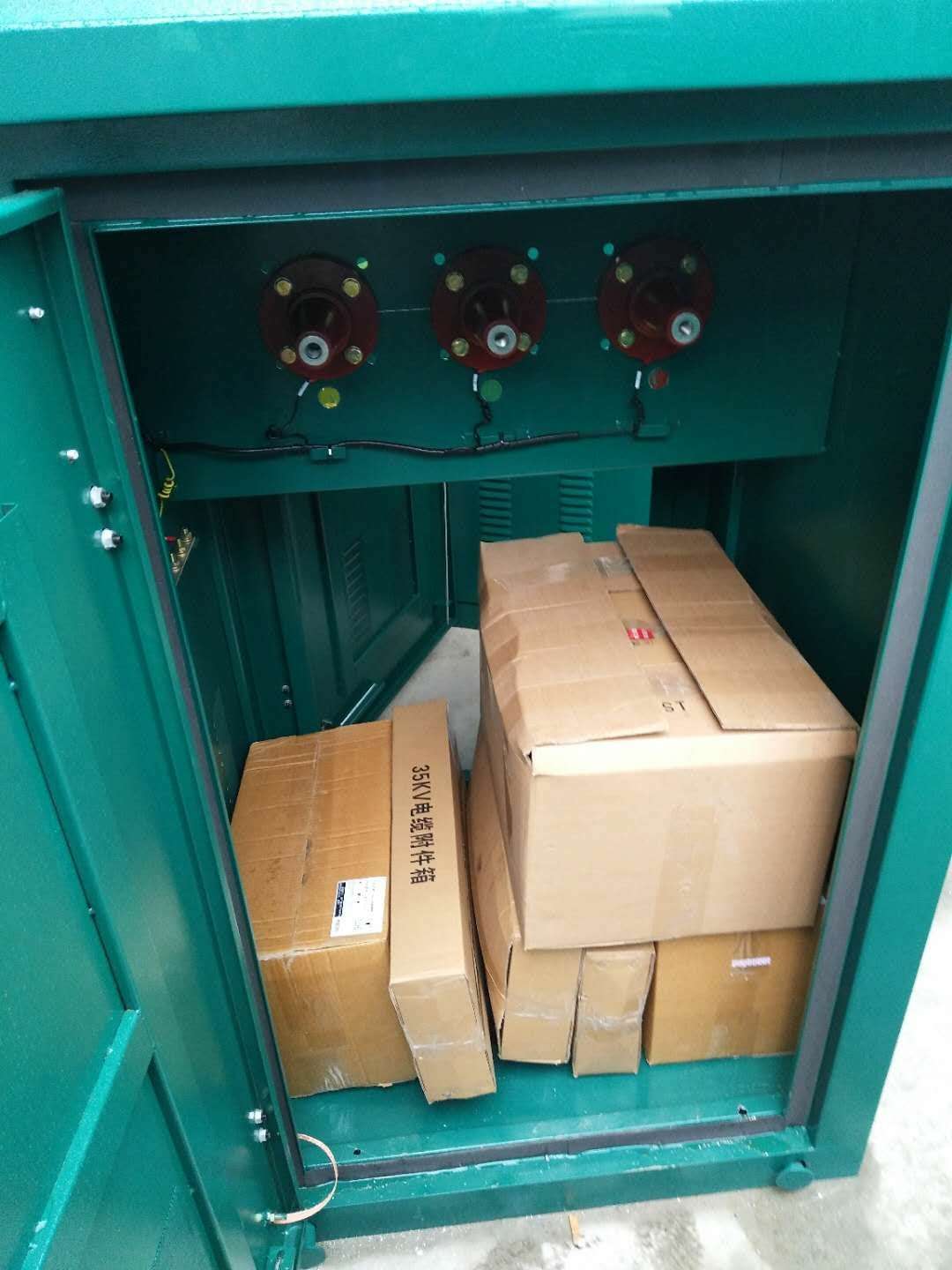 35KV電纜分支箱一進(jìn)五出出線帶斷路器全密封