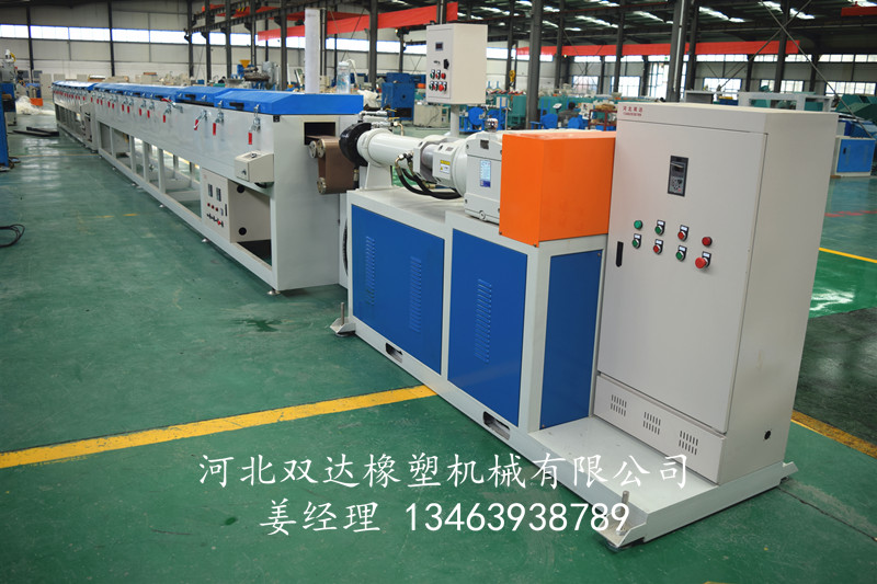 硅膠擠出機生產(chǎn)線 專業(yè)生產(chǎn)硅膠密封條擠出機生產(chǎn)線