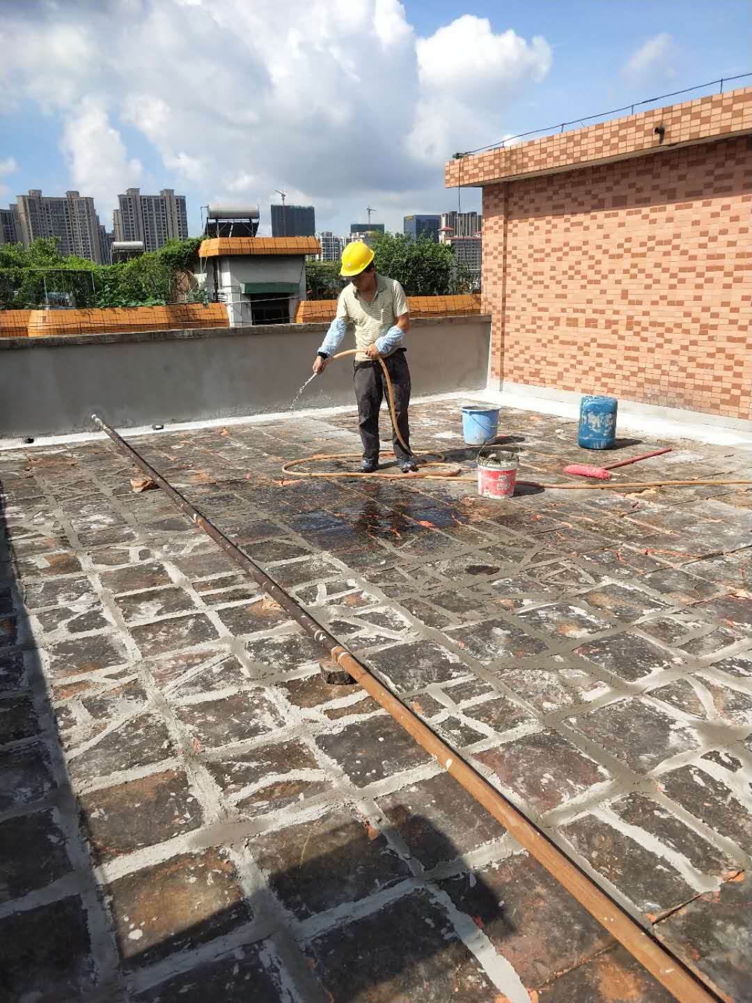 佛山市承接天面隔熱磚翻新工程-電話-報(bào)價(jià)