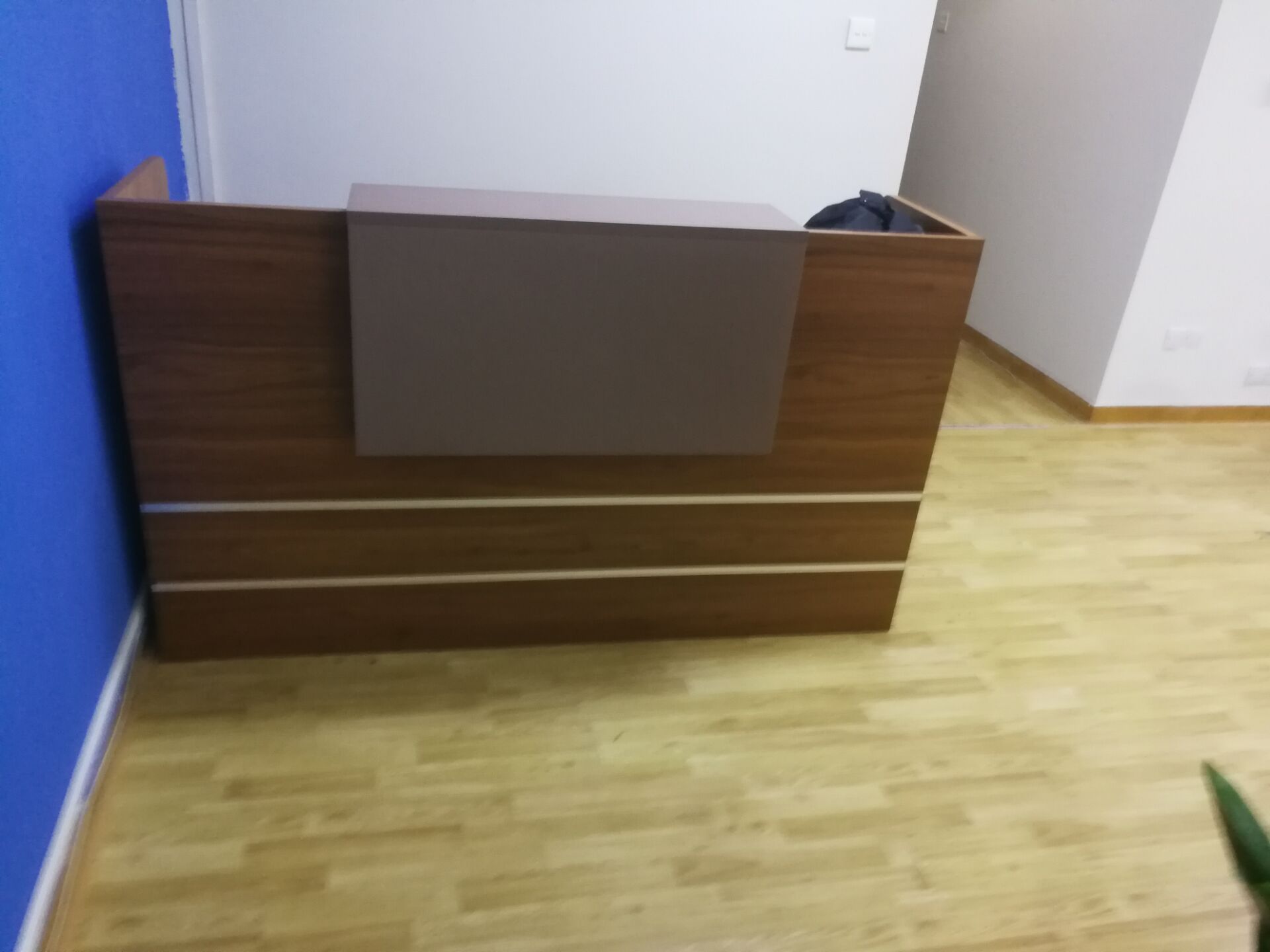 廣州二手辦公桌椅回收出售 /廣州二手辦公家具回收出售