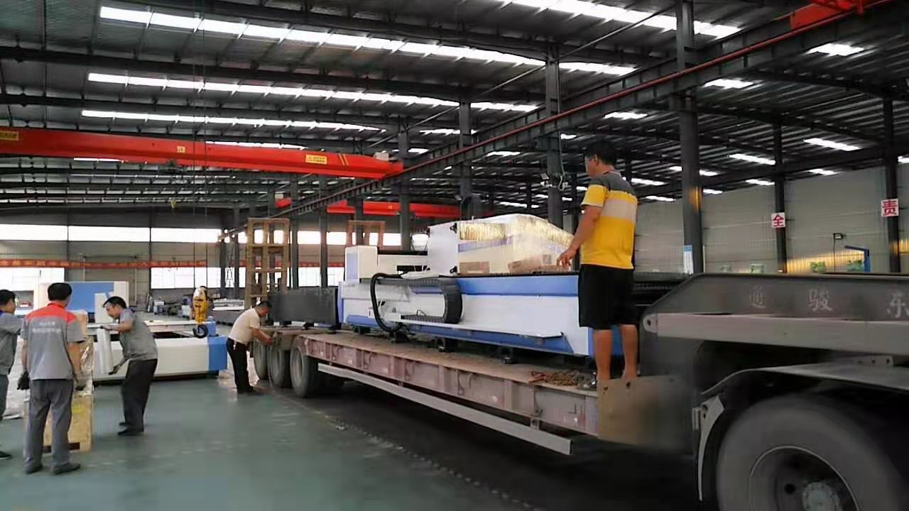 2000w鄭州方菱激光切割機單平臺金屬板材激光切割機
