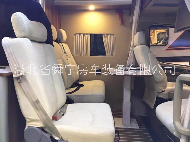 徐州客戶定制版東風(fēng)御風(fēng)B房車