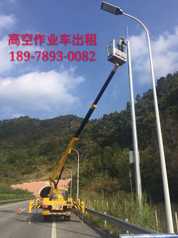 田陽(yáng)云梯檢測(cè)車出租使用雨刮器注意事項(xiàng)