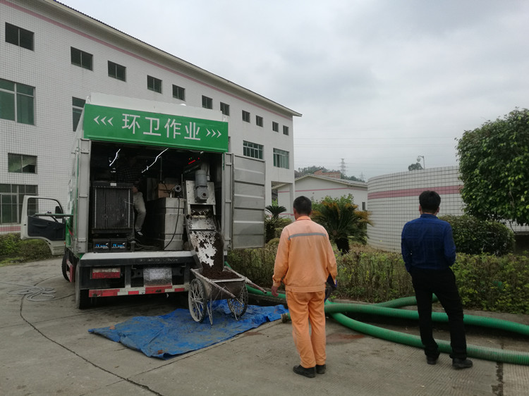 化糞池新型清掏設(shè)備，未來城市發(fā)展