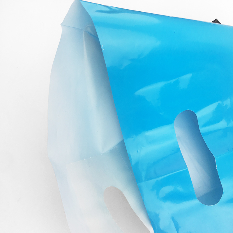 廠家專業(yè)生產(chǎn)/塑料包裝手提袋四指禮品服裝包裝PE平口手挽袋批發(fā) 手挽底風(fēng)琴袋