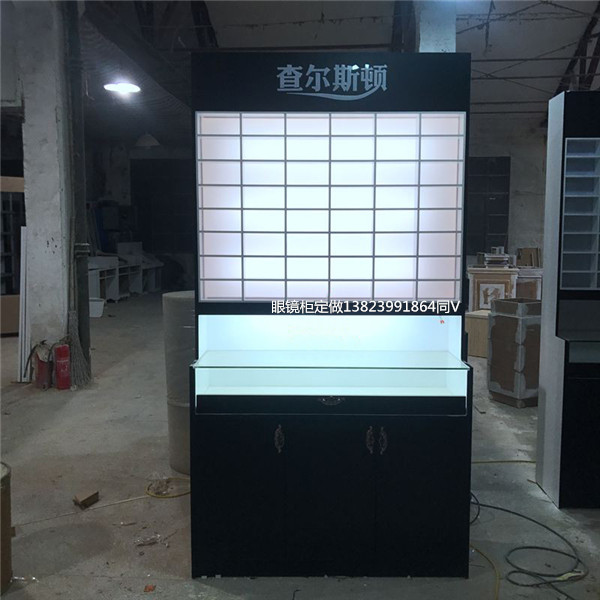 江門臺山開平恩平鶴山市眼鏡店裝修設(shè)計展柜定做賣江門寶島新款太陽眼鏡展示中島柜臺