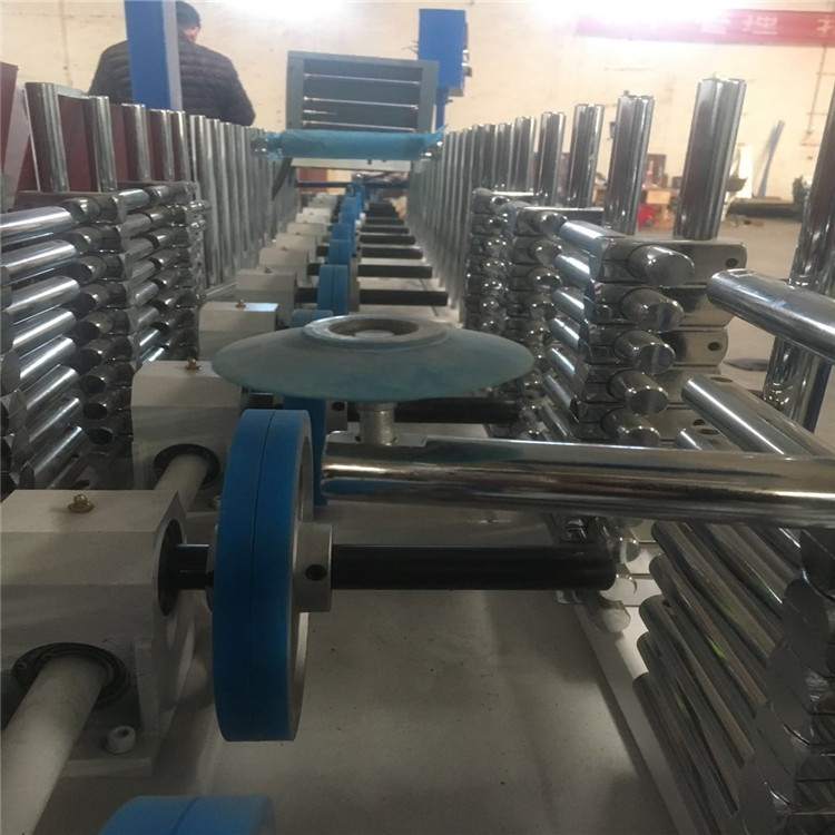 pur熱膠包覆機(jī)  多功能墻板覆膜設(shè)備