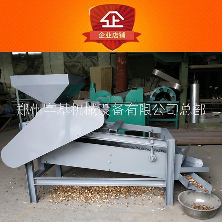 大型油桐果剝殼機(jī)生產(chǎn)廠家 專業(yè)生產(chǎn)油桐果脫皮機(jī)廠家地址